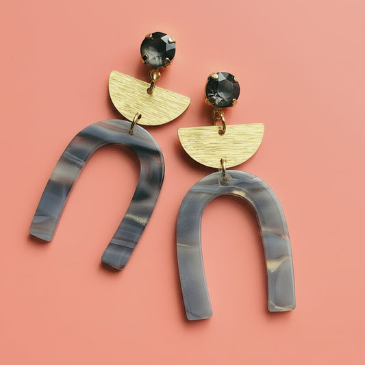 Gray Horseshoe Drops